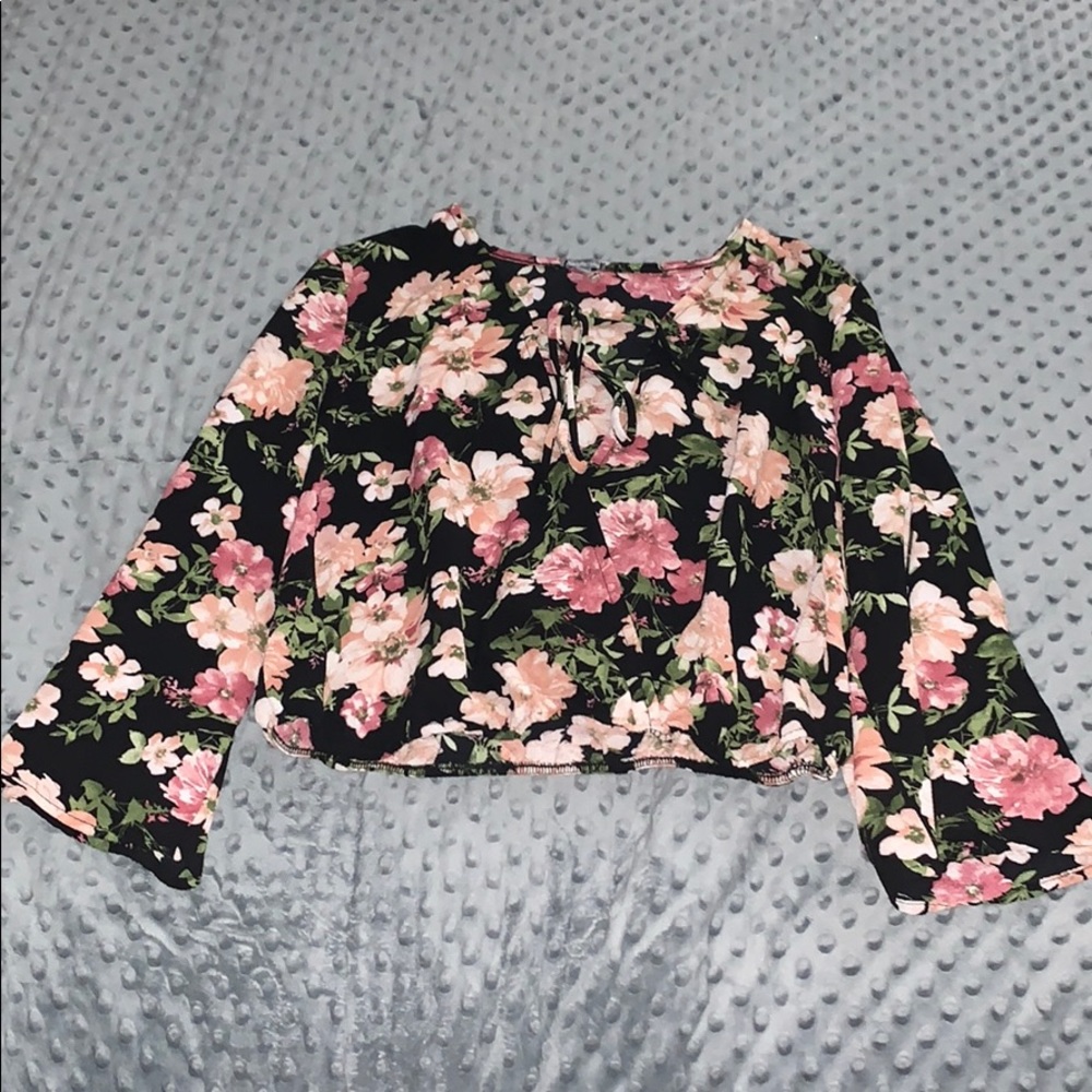 Charlotte Russe Floral Bell Sleeve Blouse 💗